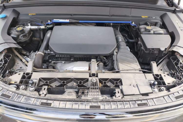 Used Li Auto L8 2023 Air model Engine Bay