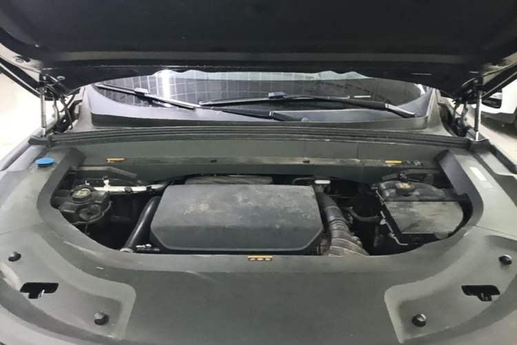 Used Li Auto L8 2023 Pro Model Engine Bay