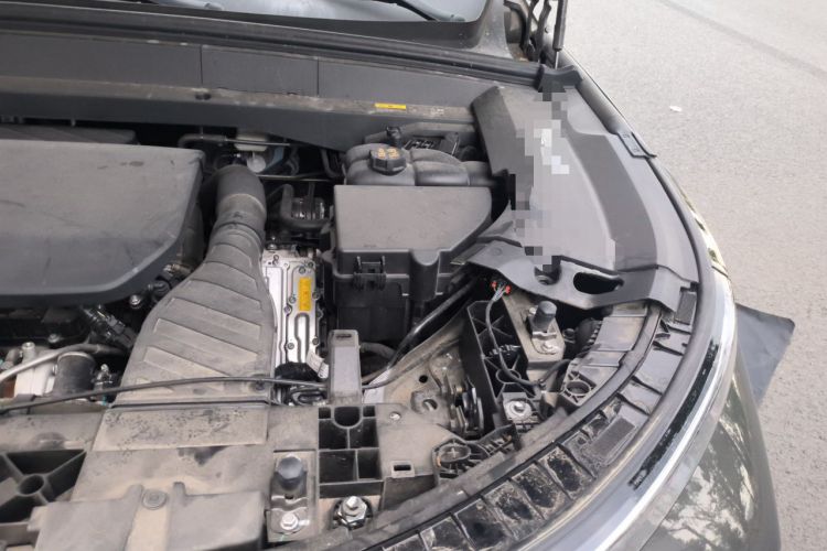 Used Li Auto L8 2023 Pro Model Engine Bay Left