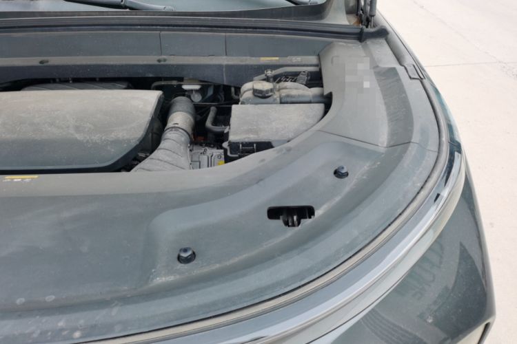 Used Li Auto L8 2023 Pro Model Engine Bay Left