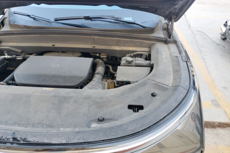 Used Li Auto L8 2023 Pro Model Engine Bay Left