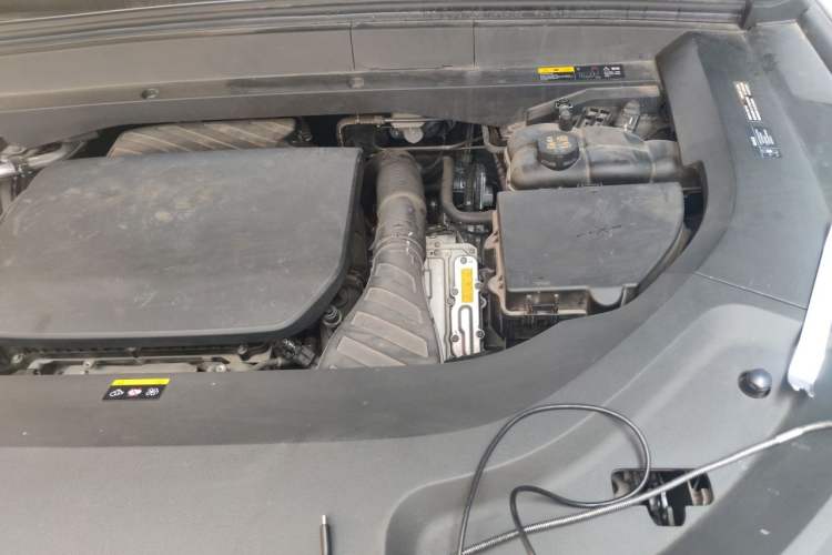Used Li Auto L8 2023 Pro Model Engine Bay Left
