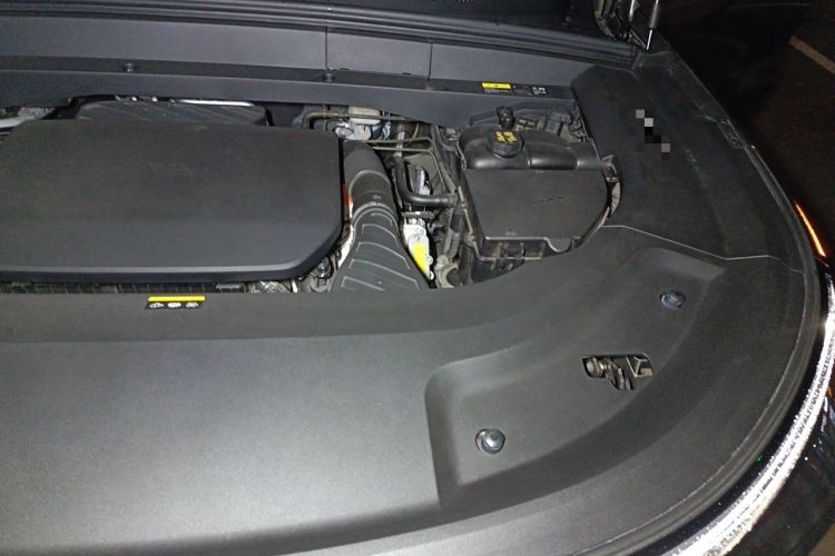 Used Li Auto L8 2023 Pro Model Engine Bay Left