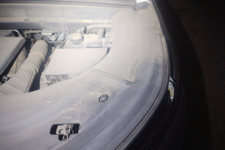 Used Li Auto L8 2023 Pro Model Engine Bay Left