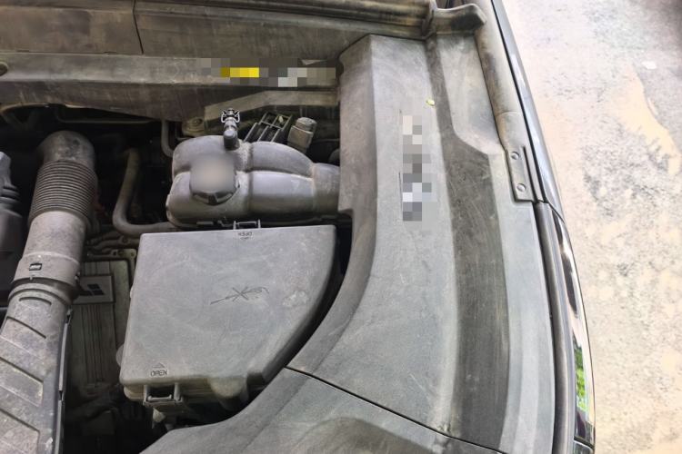 Used Li Auto L8 2023 Pro Model Engine Bay Left
