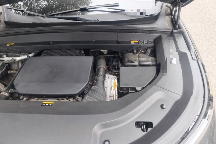 Used Li Auto L8 2023 Pro Model Engine Bay Left