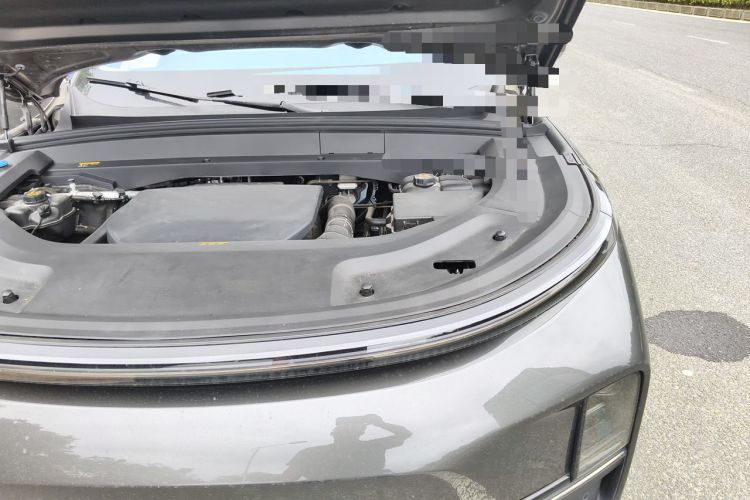 Used Li Auto L8 2023 Pro Model Engine Bay Left