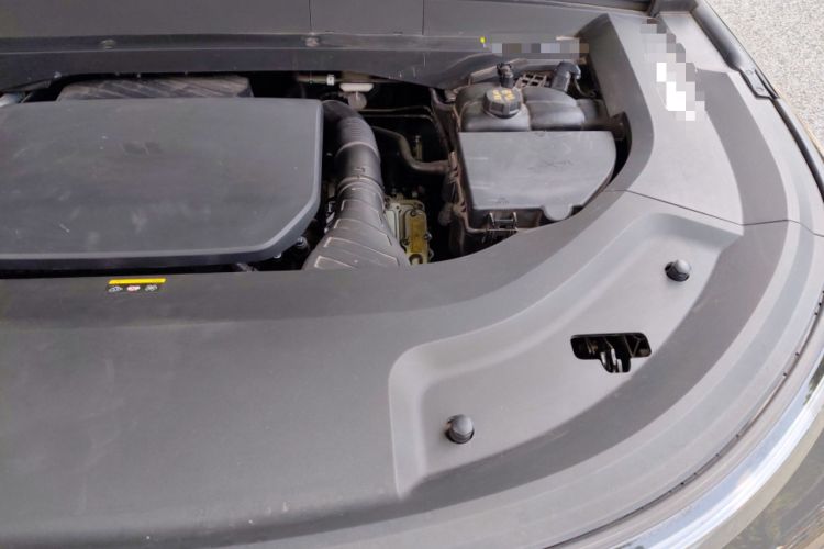 Used Li Auto L8 2023 Pro Model Engine Bay Left