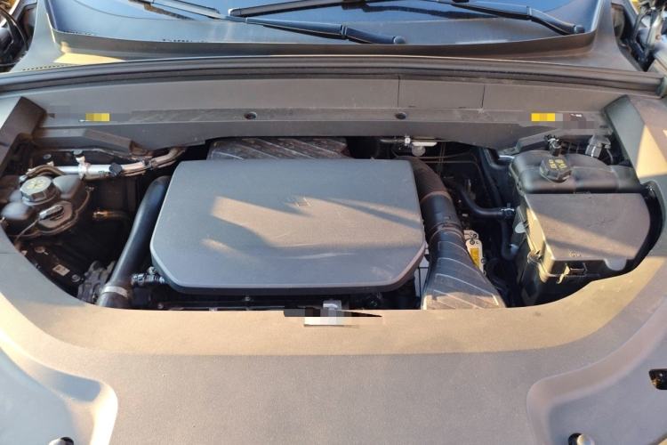 Used Li Auto L8 2023 Pro Model Engine Bay