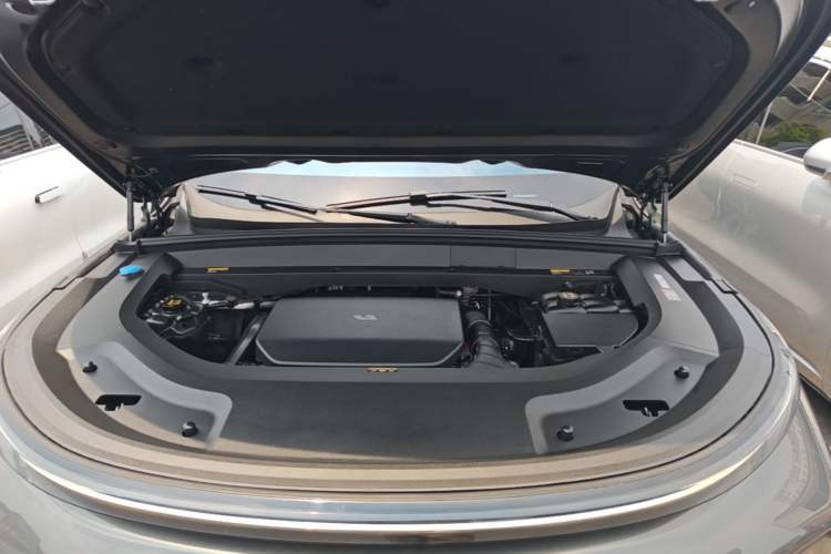 Used Li Auto L8 2023 Air model Engine Bay