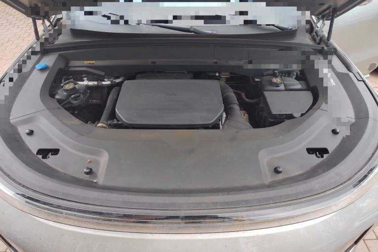 Used Li Auto L8 2023 Pro Model Engine Bay