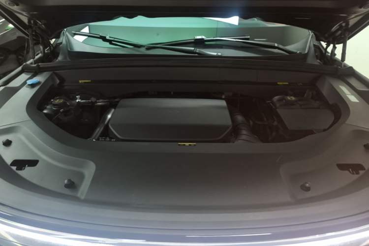 Used Li Auto L8 2023 Air model Engine Bay