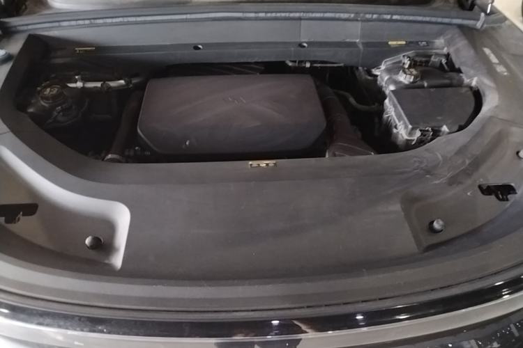 Used Li Auto L8 2023 Air model Engine Bay