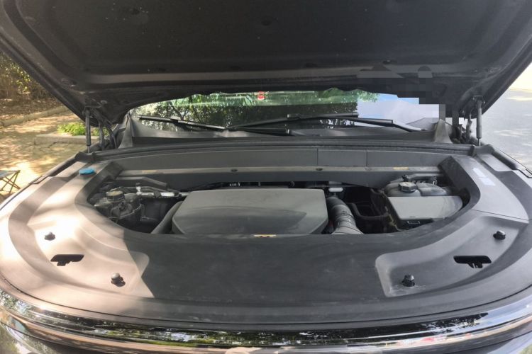 Used Li Auto L8 2023 Pro Model Engine Bay