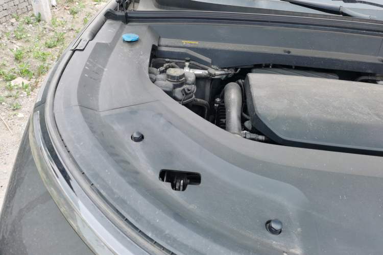 Used Li Auto L8 2023 Pro Model Engine Bay Right