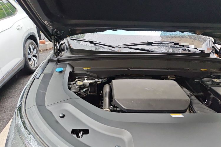 Used Li Auto L8 2023 Pro Model Engine Bay Right