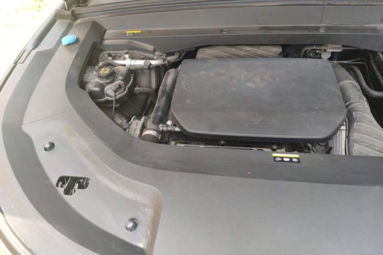 Used Li Auto L8 2023 Pro Model Engine Bay Right