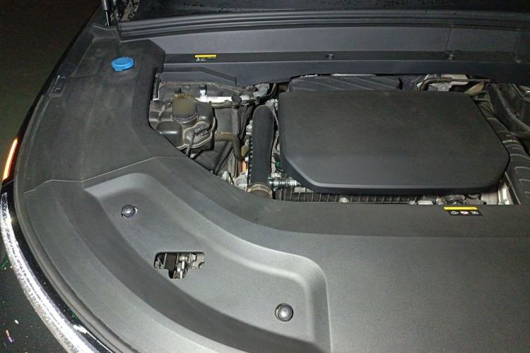 Used Li Auto L8 2023 Pro Model Engine Bay Right