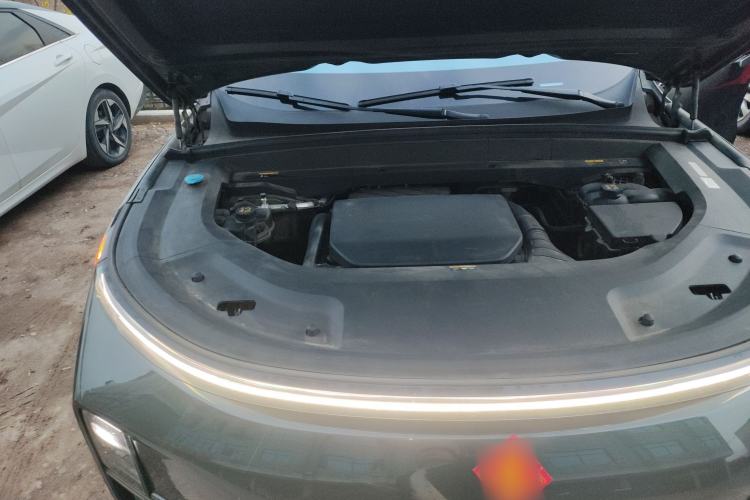 Used Li Auto L8 2023 Pro Model Engine Bay Right