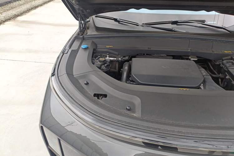 Used Li Auto L8 2023 Pro Model Engine Bay Right