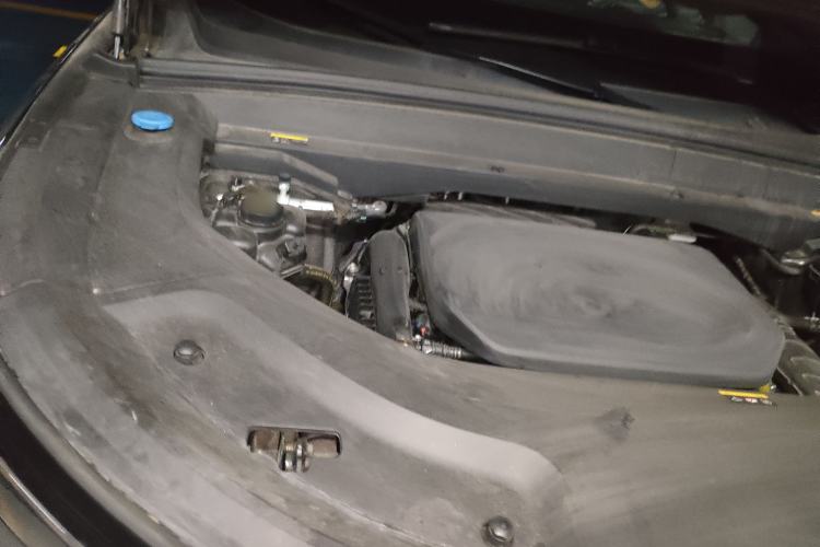 Used Li Auto L8 2023 Pro Model Engine Bay Right