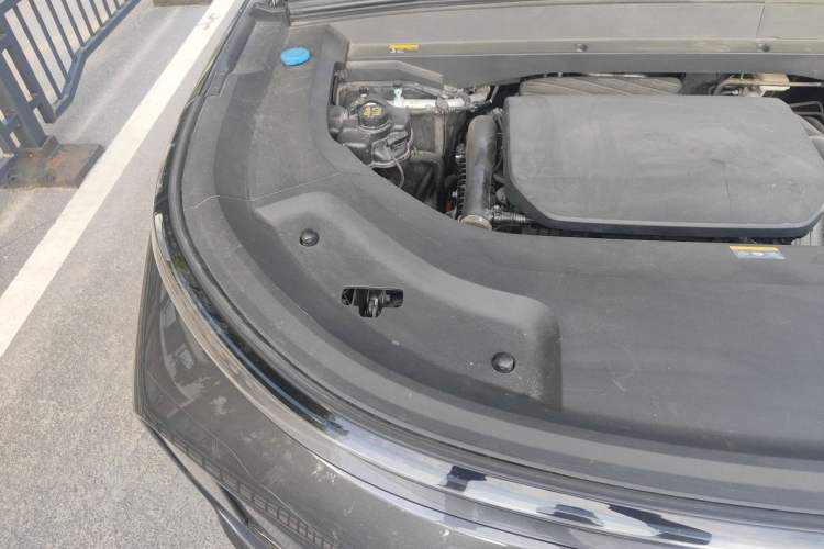 Used Li Auto L8 2023 Pro Model Engine Bay Right