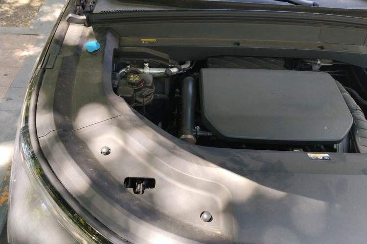 Used Li Auto L8 2023 Pro Model Engine Bay Right