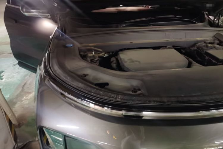 Used Li Auto L8 2023 Pro Model Engine Bay Right