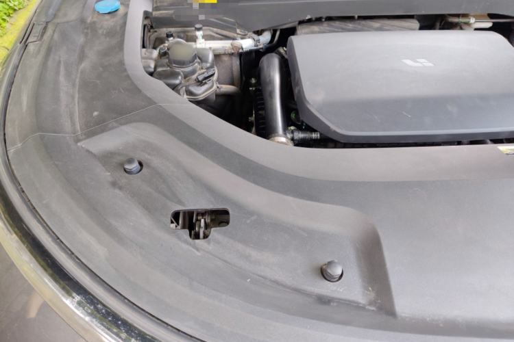 Used Li Auto L8 2023 Pro Model Engine Bay Right