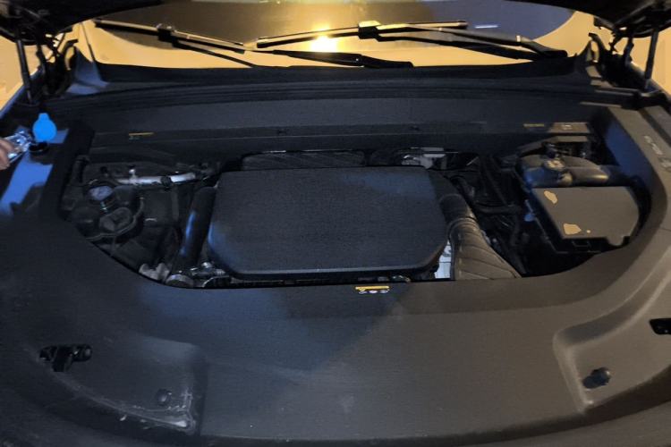 Used Li Auto L8 2023 Pro Model Engine Bay