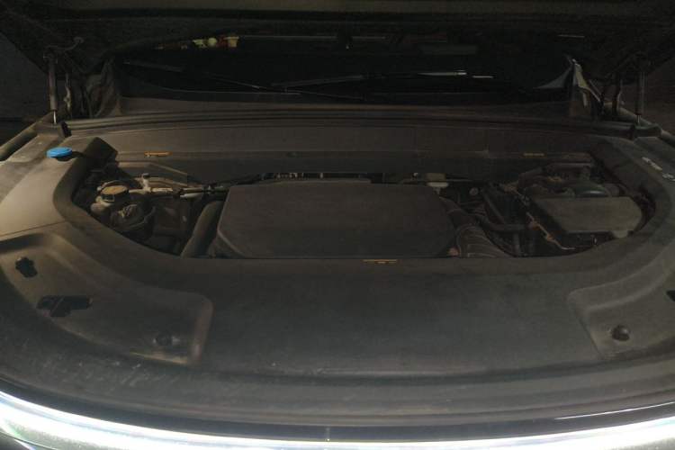 Used Li Auto L8 2023 Pro Model Engine Bay
