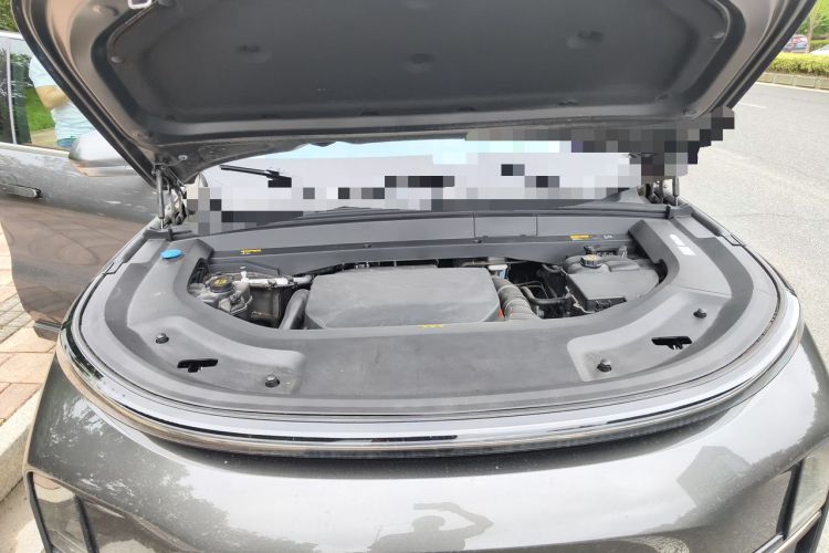 Used Li Auto L8 2023 Pro Model Engine Bay