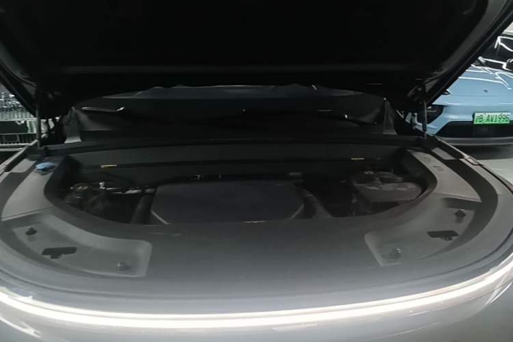 Used Li Auto L8 2023 Pro Model Engine Bay