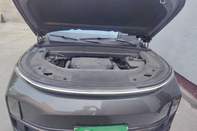 Used Li Auto L8 2023 Pro Model Engine Bay
