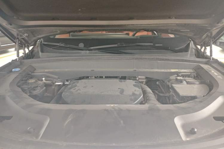 Used Li Auto L8 2023 Pro Model Engine Bay