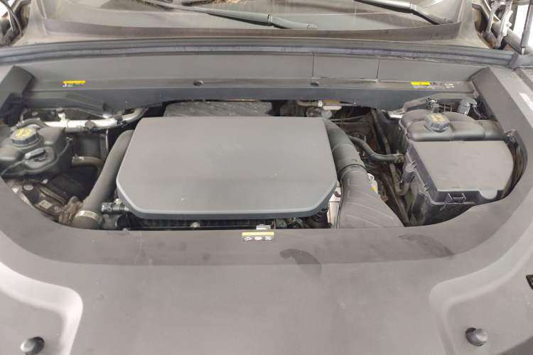 Used Li Auto L8 2023 Pro Model Engine Bay