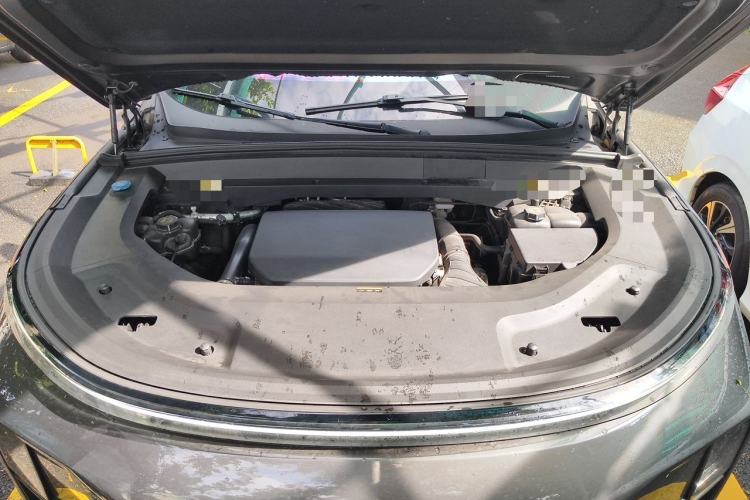Used Li Auto L8 2023 Pro Model Engine Bay