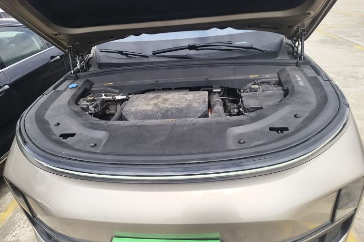 Used Li Auto L8 2023 Pro Model Engine Bay