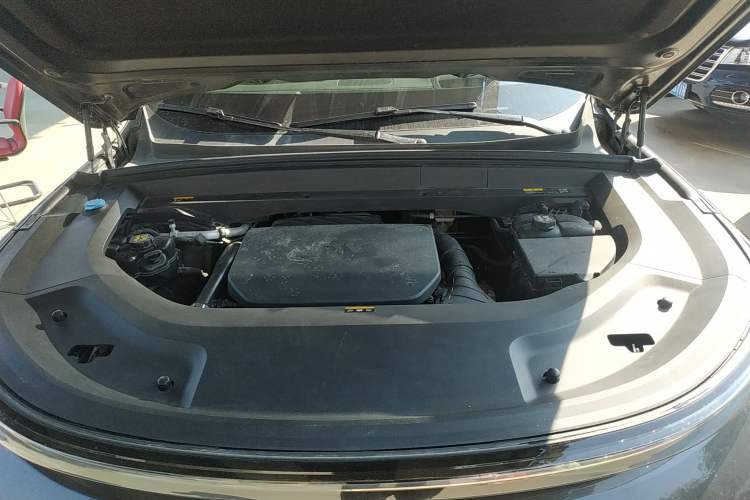 Used Li Auto L8 2023 Pro Model Engine Bay