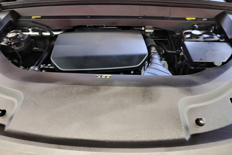 Used Li Auto L8 2023 Pro Model Engine Bay