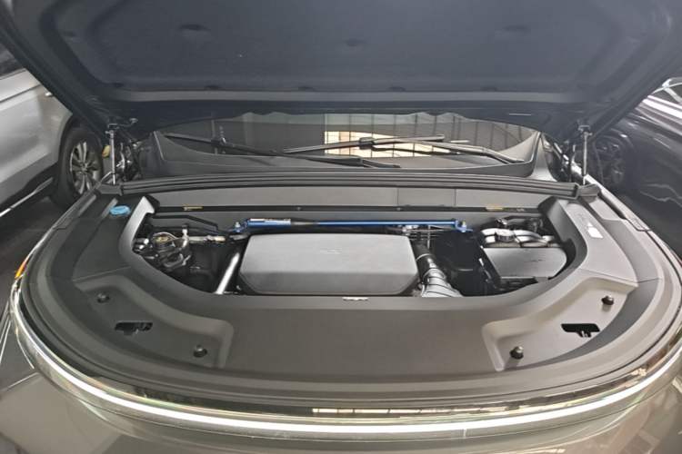 Used Li Auto L8 2023 Air model Engine Bay