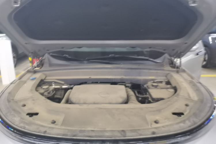 Used Li Auto L8 2023 Pro Model Engine Bay