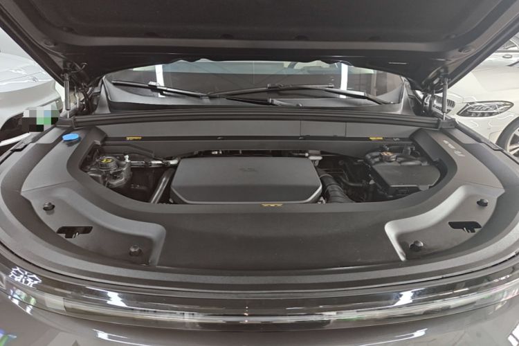 Used Li Auto L8 2023 Pro Model Engine Bay