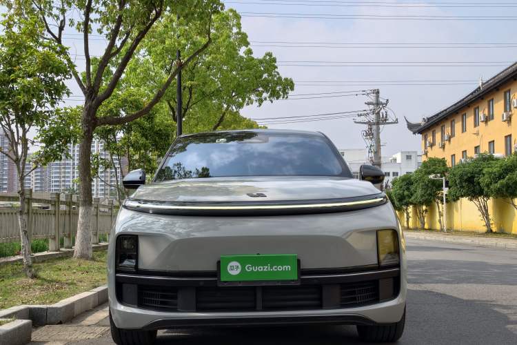 Used Li Auto L8 2023 Pro Model Exterior 1