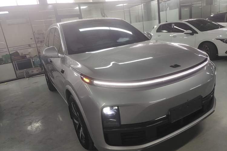 Used Li Auto L8 2023 Pro Model Exterior 1