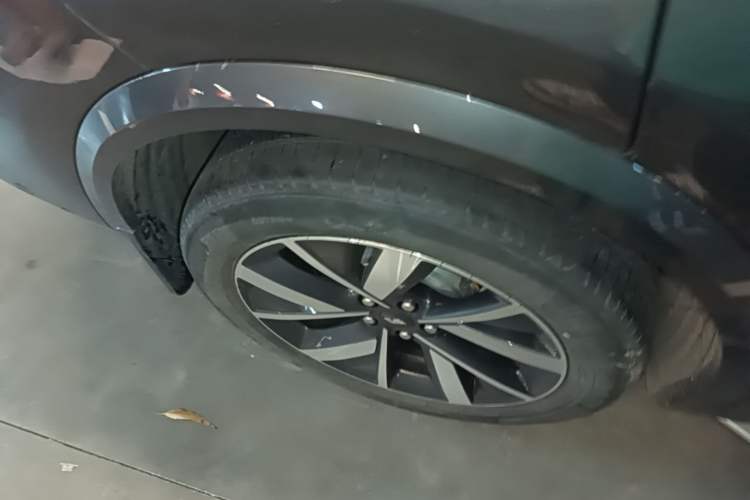 Used Li Auto L8 2023 Pro Model Exterior 2