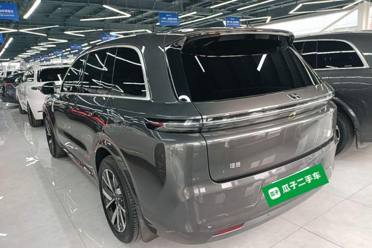 Used Li Auto L8 2023 Pro Model Exterior 2