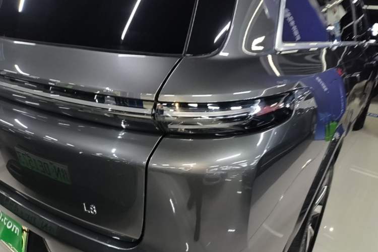 Used Li Auto L8 2023 Pro Model Exterior 3
