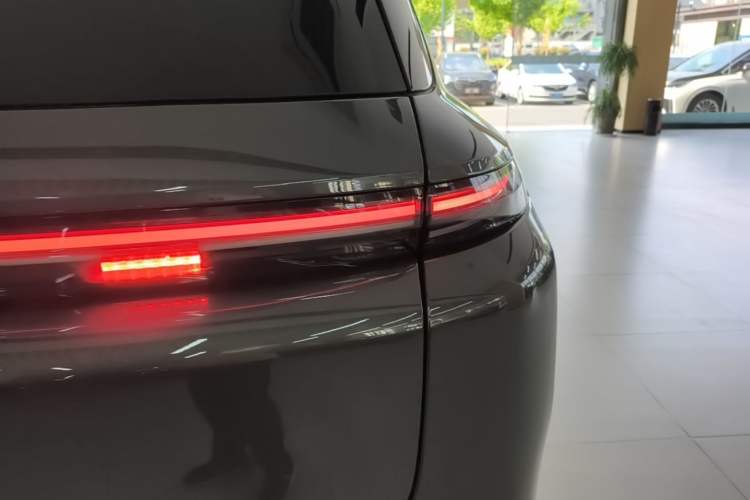 Used Li Auto L8 2023 Max model Exterior 3