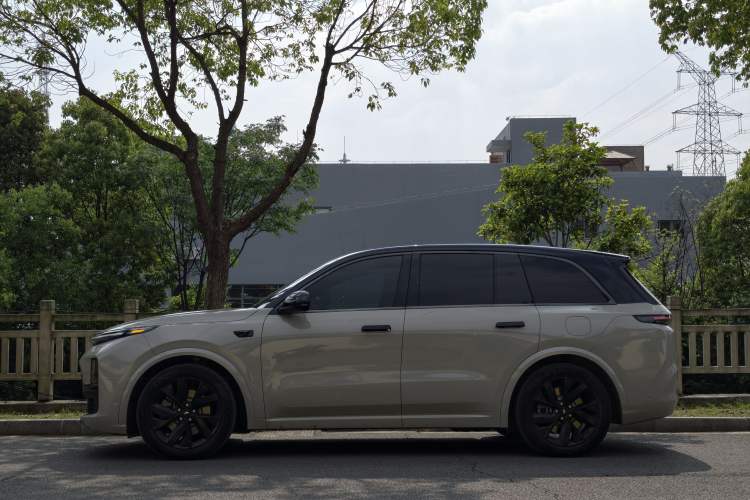 Used Li Auto L8 2023 Pro Model Exterior 3